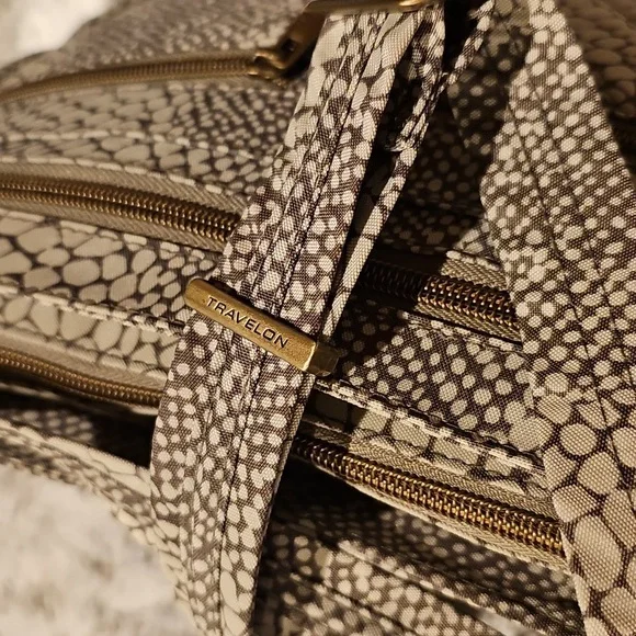 Travelon Crossbody Bag Like New Condition - Picture 3 of 13